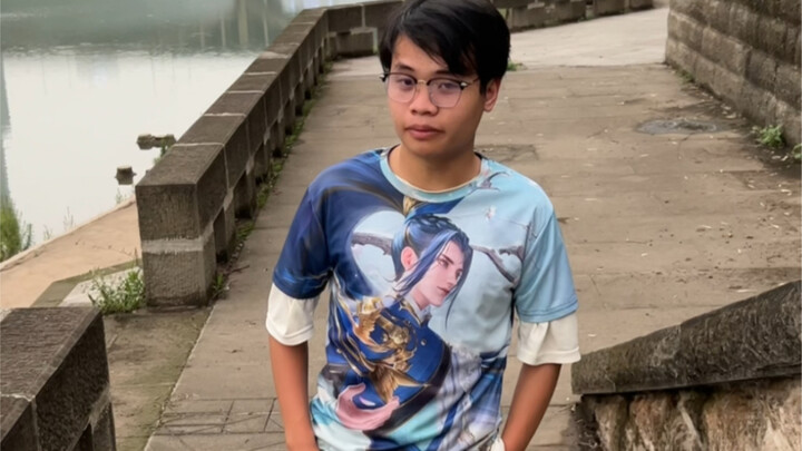 Chinese server Mozi goes out to find a golden retriever.