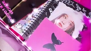 崔叡娜：我有宋雨琦Queencard亲签，你有吗？