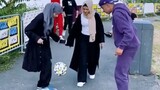 skill girls hijab Playing football