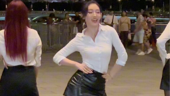 但求斩女的AOA《Miniskirt》申智珉位新加坡街头直拍