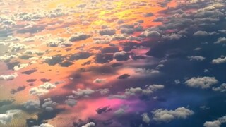 “Anh nói tình yêu giống như đám mây, chỉ khi nào nó tự do trôi nổi thì nó mới đẹp.”