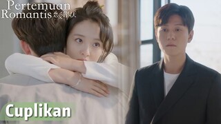 Discovery of Romance | Cuplikan EP04 Apa Zehao Cemburu Melihat Keromantisan Mereka? | WeTV【INDO SUB】