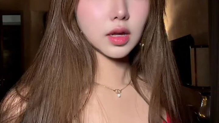 merah menyala.