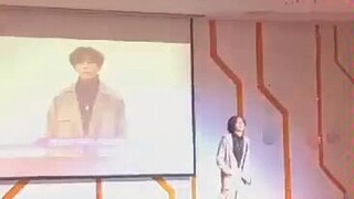 A certain college god imitates cxk