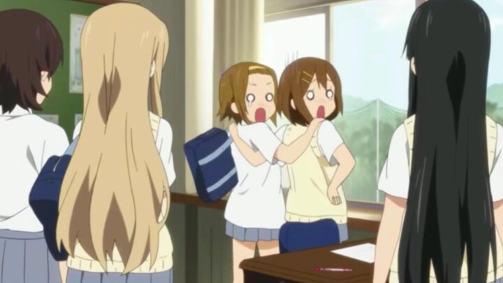 Sawa-chan: "Reporting to the Discipline Office, Grade 3, Class 2, Hirasawa Yui, come to the Discipli