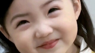 ดูเหมือนเธอจะใช้สายตาถ่ายรูปฉันอยู่เลย