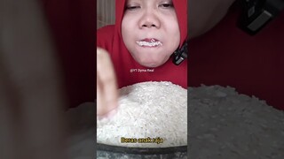 DYMA |ASMR RAW RICE EATING |Makan Beras | asmrrawriceeating| #asmrsounds  #asmr #shorts #mukbang(1)