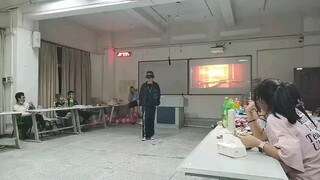 【จาง อี้ซิง】โรงเรียนโปลีเทคนิคเซินเจิ้น-เต้นคัฟเวอร์น้ำผึ้ง