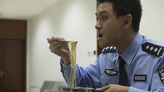 กษัตริย์ทรงสอนให้ฉันกินบะหมี่กึ่งสำเร็จรูป และฉันได้มองเห็นโลกอีกครั้ง