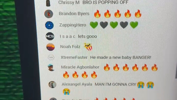 Waaah, I never expected such a great response on YouTube! Thanks for supporting my new song 💚💚 😭😭😭