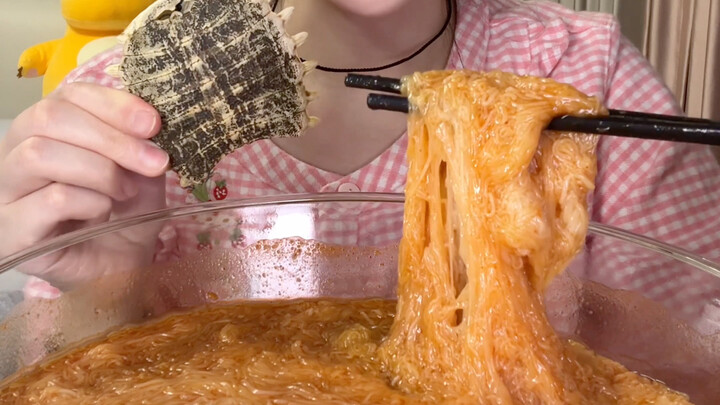 【Xiao Shi Nai Xiong】Tantangan Hari Kesepuluh Gegar Gigi: Mie Kawat Dewa!