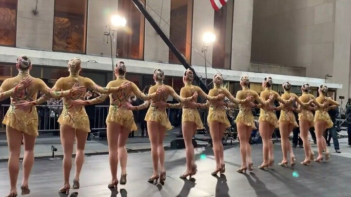 อเมริกาจบเห่แล้ว! หนาวขนาดนี้ยังออกมาเต้นข้างนอกกันอยู่ได้ — Rockettes ในรายการ The Today Show - 25-