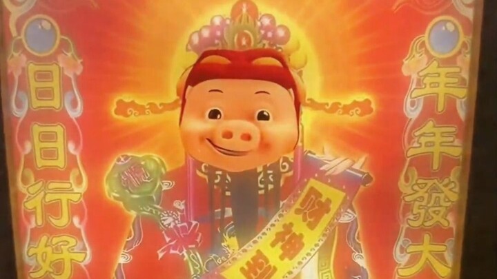 室友买了一幅画回来，本以为只是简单的三个猪头，没想到打开灯后…