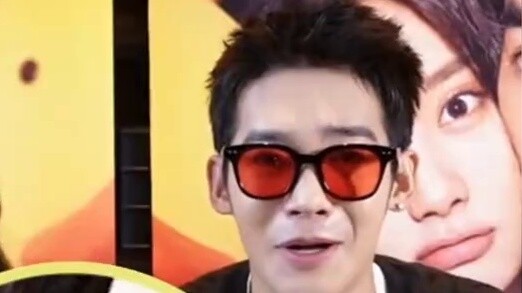 หยูซื่อตอบรับการเรียกของเติ้งฟาง: "หลีกทาง!" หยูซื่อ: ฉันแสดงเองทั้งหมด!