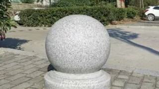 #石墩子 也知道过马路要走斑马线，碰到这样的场景，交警叔叔也难免有些许的沉默，好像他自己也知道自己说的有多离谱...#娱乐评论大赏 #搞笑 #搞笑视频