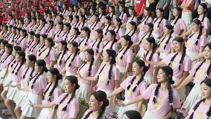 Meizhou Cheerleading Squad (Tea Mountain Love Song)