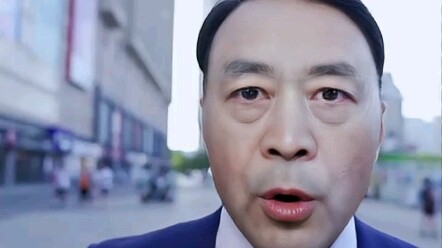 69 عامًا، يرتدي بدلة، هو ملك الزيت، هو ما باوغو، يمكنه القيام بخمسة سياط، يمكنه القيام بالرقص السحري