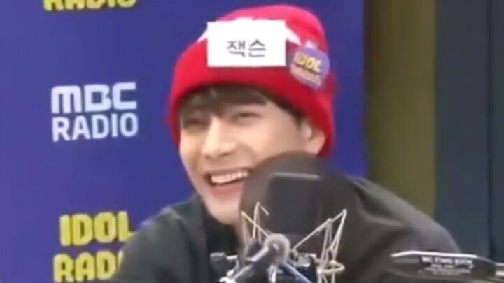 【วังเจียเอ่อร์】หลายคนถามว่า ทำไมหลังจากเขากลับมาร่วมวงแล้วถึงดูมีความสุขขึ้น