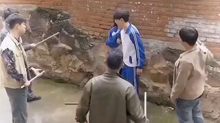 &{เต็มเรื่อง}ชายยากจนลงทุน 5,000 บาทเจอทองใต้ดินโดยไม่รู้ตัว