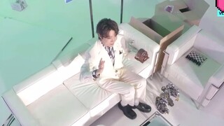 Màn múa rối dây của Jung Hoseok trong buổi phát sóng trực tiếp album mới của anh ấy!!