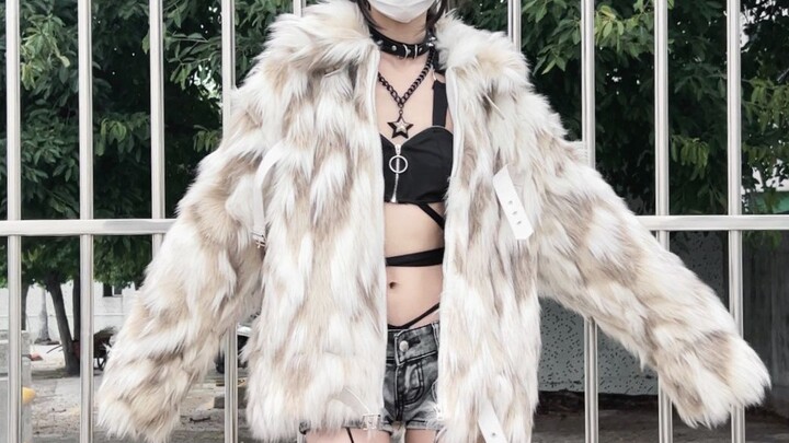 ·̩͙꒰ঌ✞໒꒱· ﾟ Winter QQ Avatar Girl: How could you be a Shibuya gyaru without a fluffy fur coat? (Eco‑