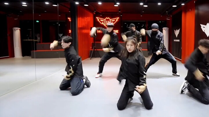 Zhang Yixing's "The World is Healthy" Choreographer's Studio Version