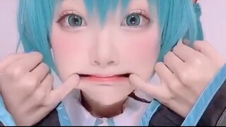 CUTE MIKU COSPLAY