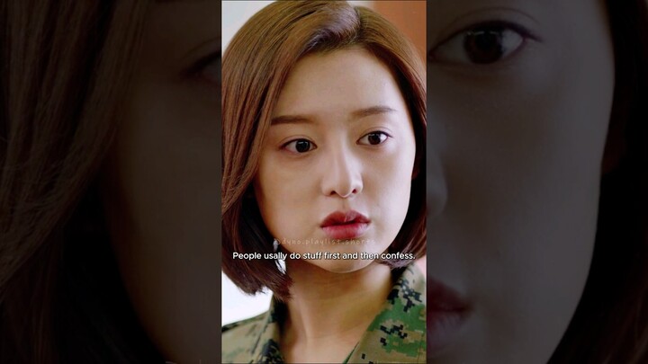 She give him a shock😂 #descendantsofthesun #kimjiwon #kdrama #shorts