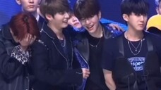 StrayKids Lee Minho LeeKnow-Saudara kedua selesai membujuk kiri dan membujuk kanan