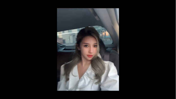 Em là ánh sáng rơi xuống thế giới của anh.