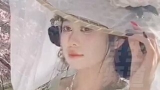 河南洛阳，母女俩在洛阳汉服店“变装”，汉服直接穿回家 妆造钱没付 押金也没交！00后店主：拿付款界面晃了一下，损失近一千，恳请姐姐能归还衣服 #汉服  #洛阳