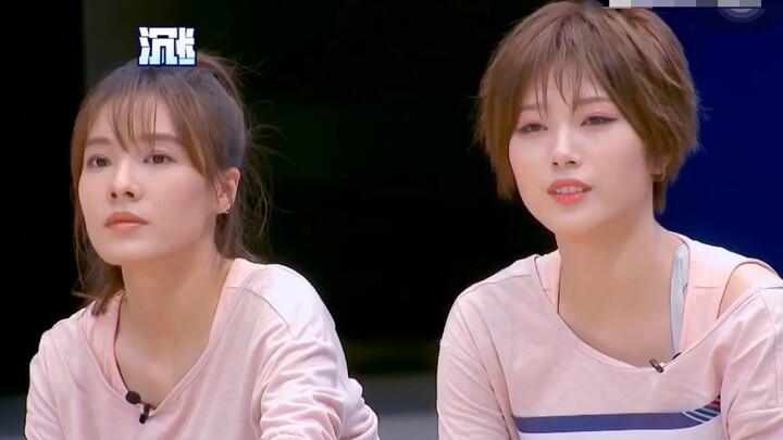 Zhou Zhennan laughed so hard that my head hurt. Hahahaha. Ask Yu Xiaotong: Does the whole world know