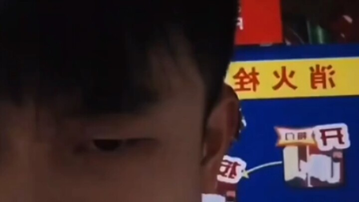 Ngay cả một kẻ biến thái như tôi cũng thấy biến thái