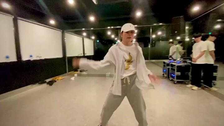 [Jiang Seulgi] 200813 Sim Jae Won's Instagram Update Uncover Practice Room Dance I like 77's dance! 