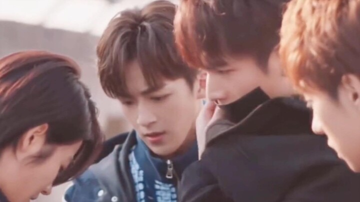 Dazzling! This drama actually brought together four actors who could all play the male lead… The dir