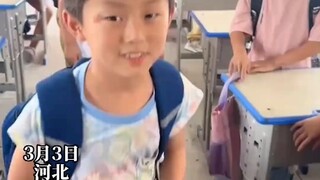 男孩找老师想跟漂亮的女生做同桌，老师同意了结果被女孩拒绝了
