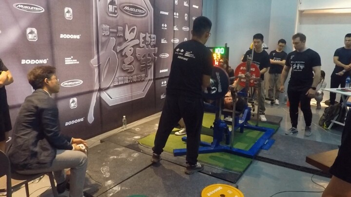 Kehidupan sehari-hari pada Minggu lalu ^_^  /  Menjadi komedian yang kuat