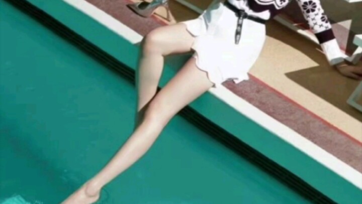 Liu Yifei’s long legs, which are even rarer to see than she is herself