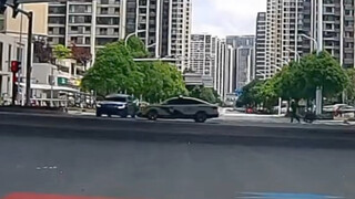 警车在给你出警的路上出交通事故了