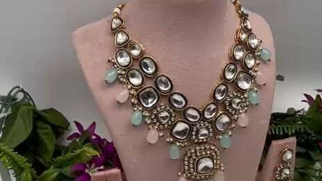 Marathi picture jewellery ka hai jisko bhi chahie vah humse sampark Karen