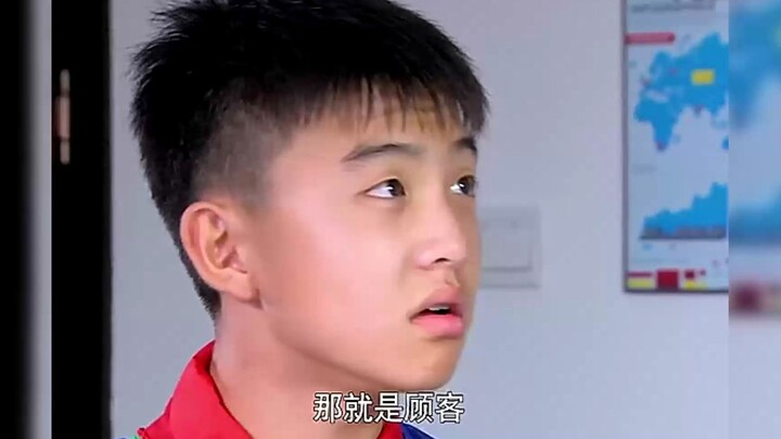 Rascal kid smashes a 10K RMB mirror in the mall—next second, dad steps in, and the manager almost en