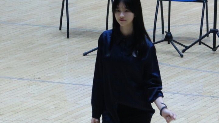 17-year-old female high school student danced to "Lovesick Girls"