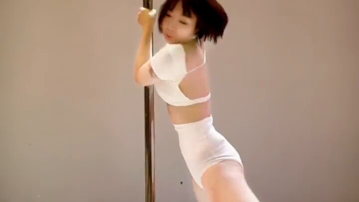 Pole dancing skills class check-in