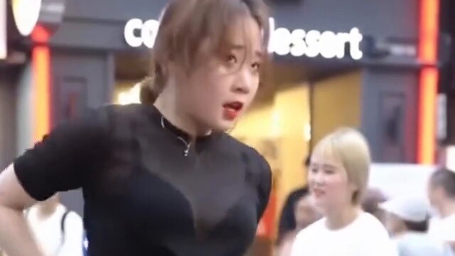 Zheng Ren: Don't look at me because I'm fat, I dance wildly