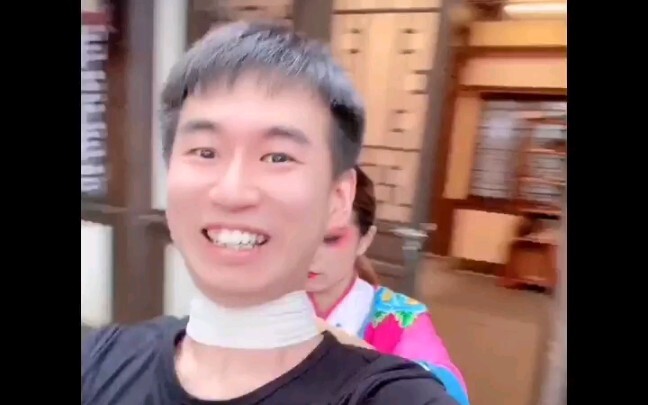 กังหันลมตัวใหญ่หมุนเอี๊ยดอ๊าดๆ