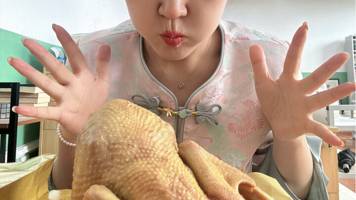 High School Teacher’s Ritualistic PUBG Gameplay