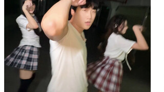Get out of the way when Shao Luo goes out!