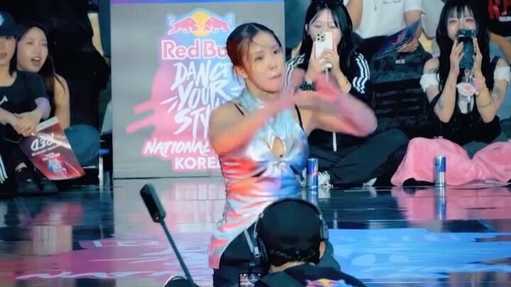 Yoonji Red Bull di final Korea menari lagu ILLit, “It’s me”-nya benar‑benar menggelegar