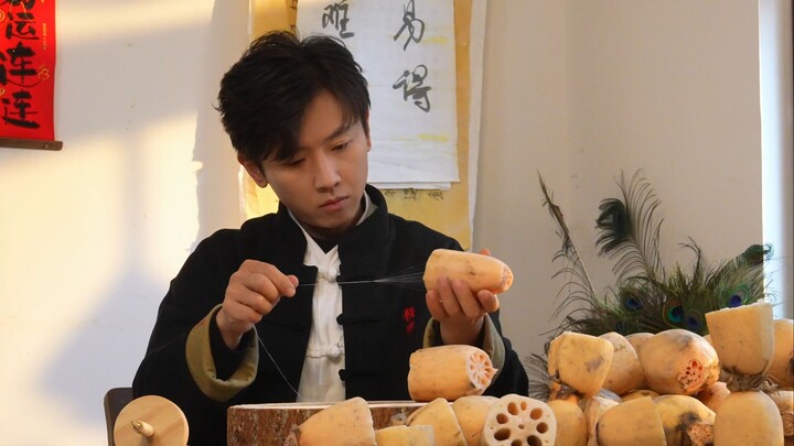 Kéo sợi từ 150 kg củ sen để se thành một sợi chỉ! Chỉ để tái hiện lại món ăn kỳ quặc nhất thế giới!