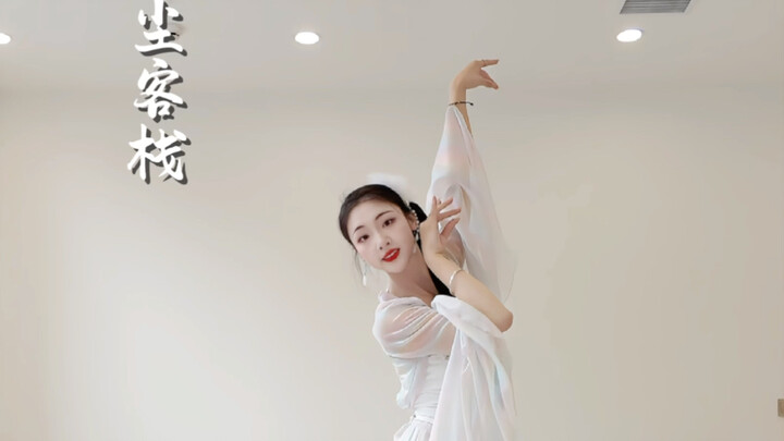 The sky is vast—birds may fly as they please～